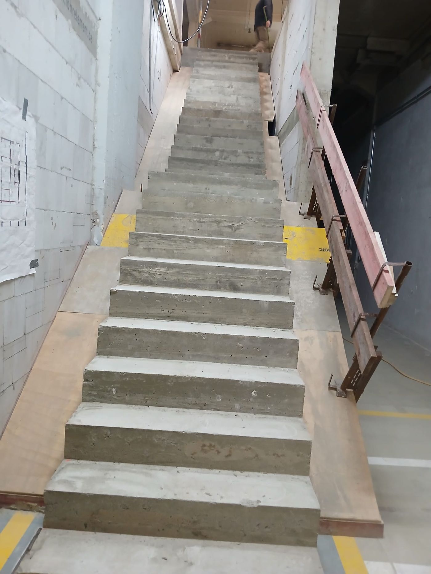 Escalier carrelé — finition et sécurité