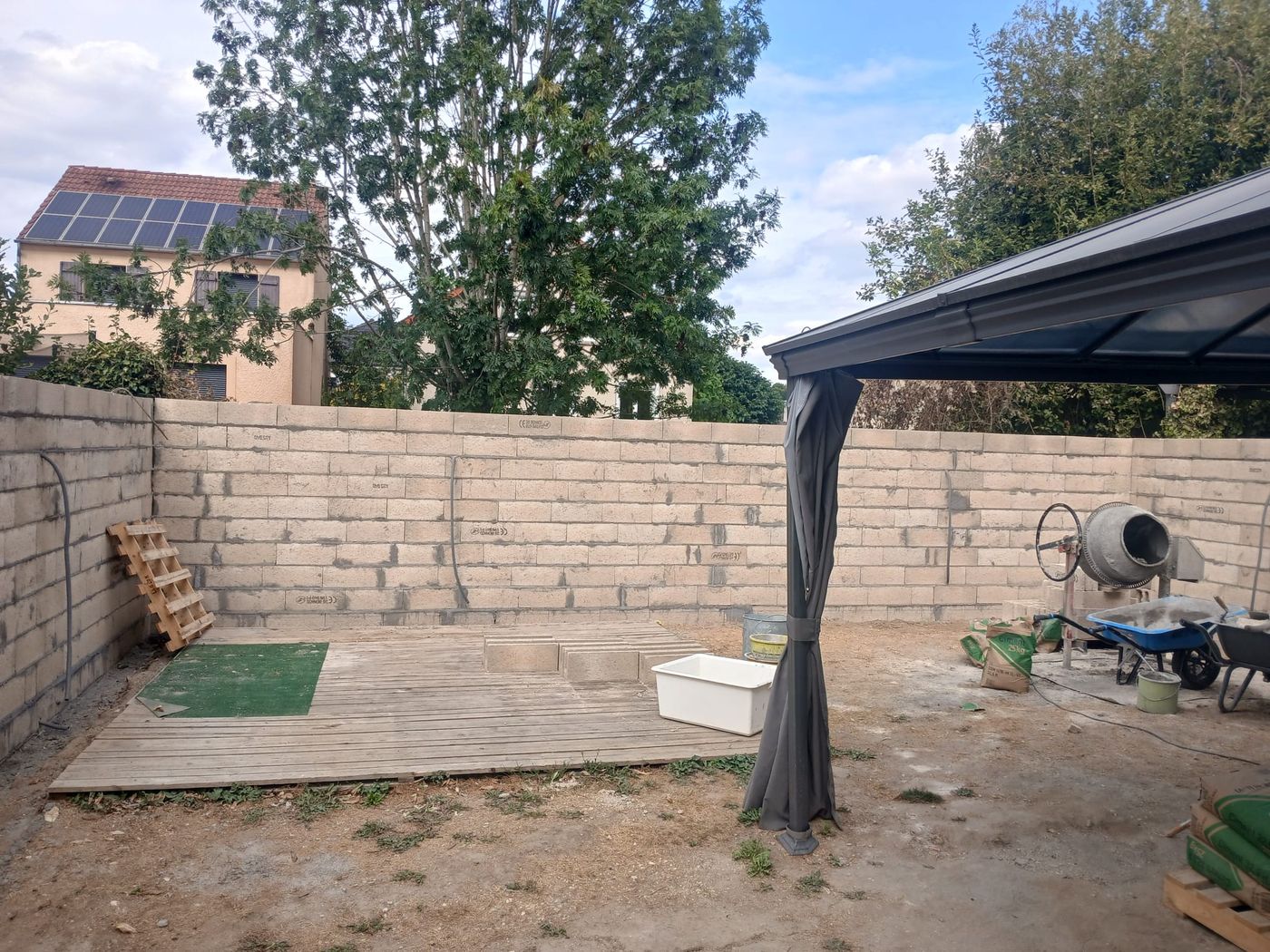 Pergola — vue sur jardin